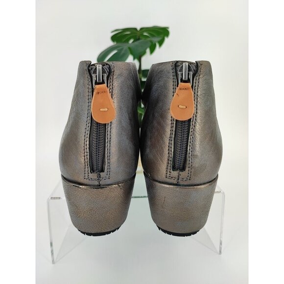 Gentle Souls by Kenneth Cole Women's Milena Copper Wedges Sandals Size 10M US - Picture 3 of 9